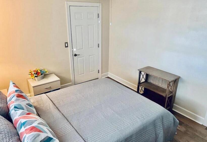 بنسيون Cheerful Home With Two Bedrooms