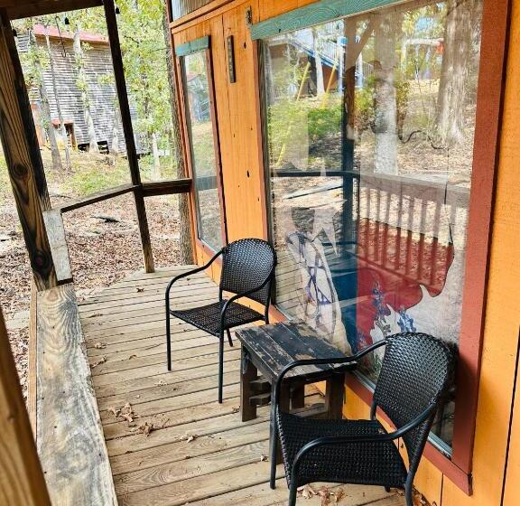 펜션 Acorn Hideaways Canton Cheerful Bluebonnet Suite Sleeps 5