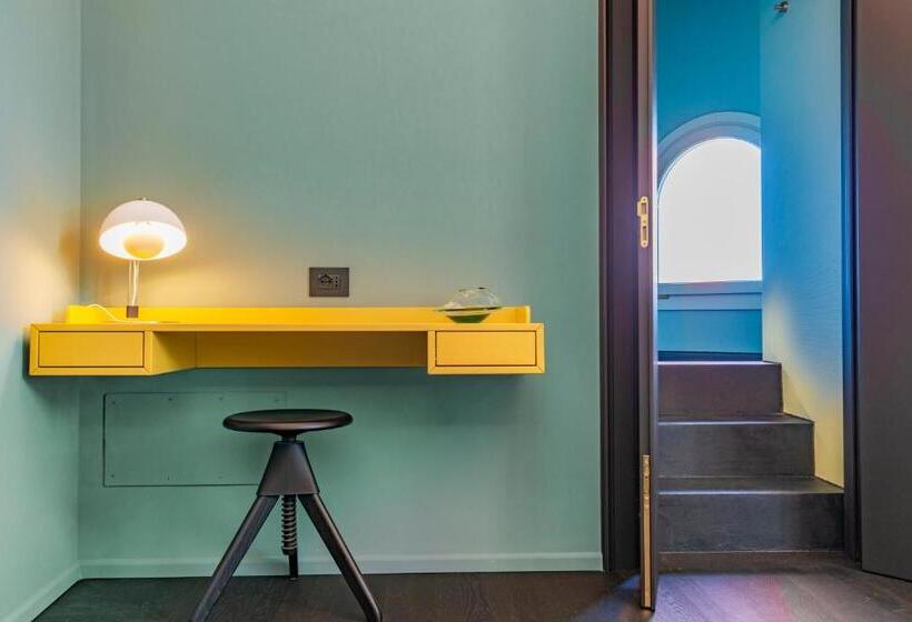 پانسیون Molo Suites