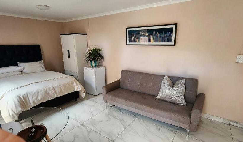 Bed and Breakfast Batchelor At Labiance By Cozy