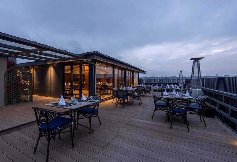 בית מלון כפרי Sarovar Portico Srinagar