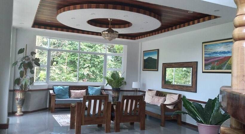 فندق صغير Camiguin Lanzones Resort