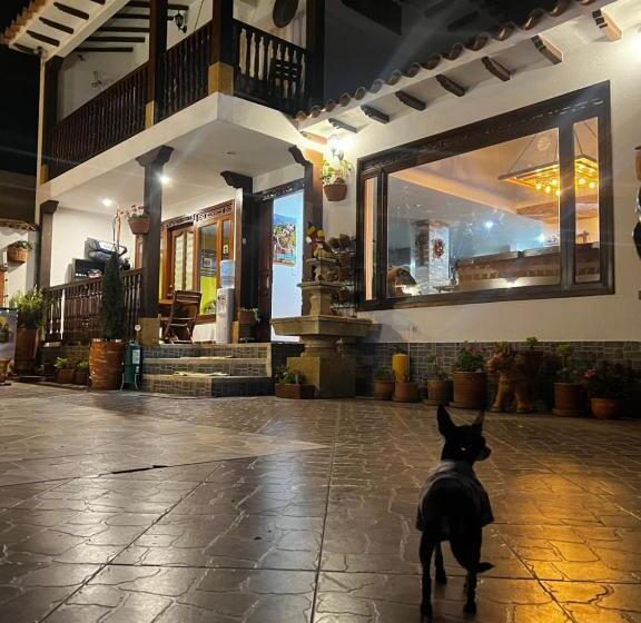 هتل La Casa De Las Flores Spa