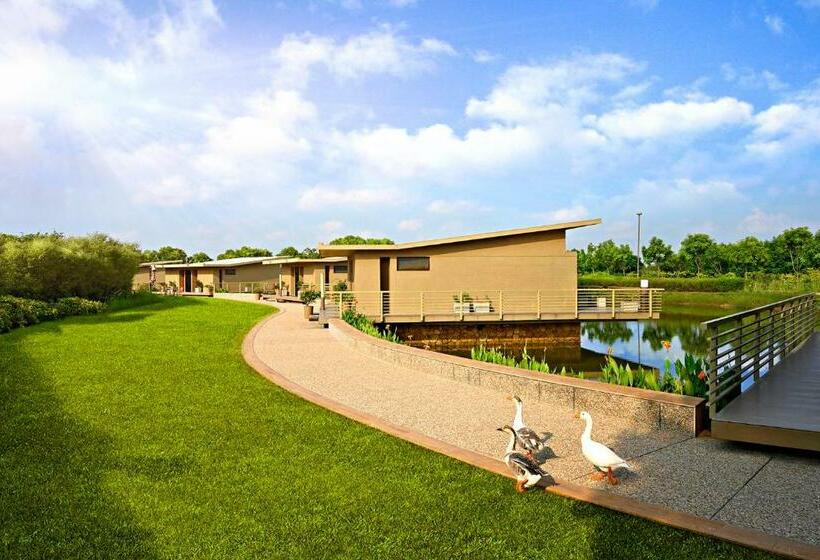 Life At Repose Lake Villas Resort & Club