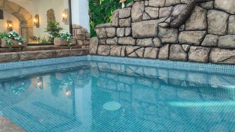 הוסטל El Manantial