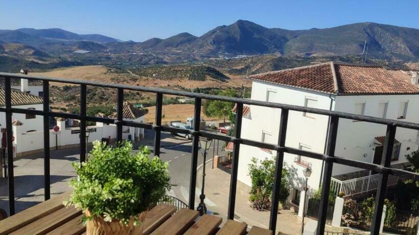 הוסטל El Manantial