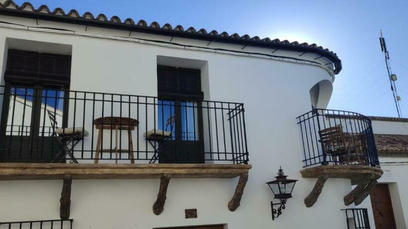 הוסטל El Manantial