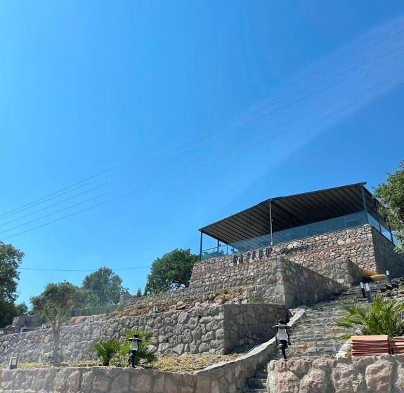 בית מלון כפרי Assos Gazebo