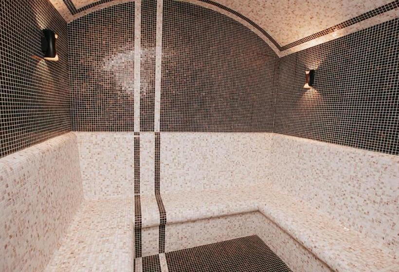 בית מלון כפרי Castle Resort Spa