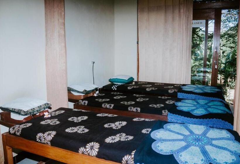 Пансион Kurnia Guest House & Spa