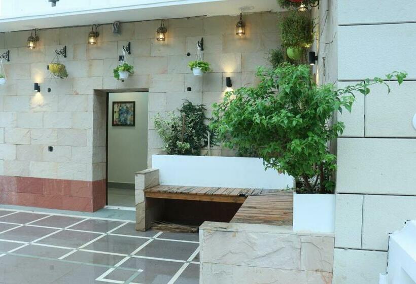 The Stoneberry Resort