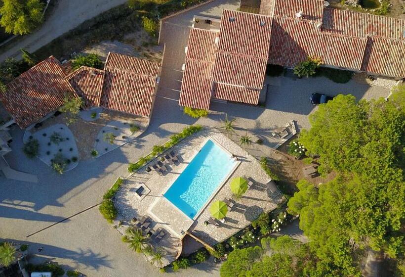Отель Auberge Val Moureze Hôtel & Spa