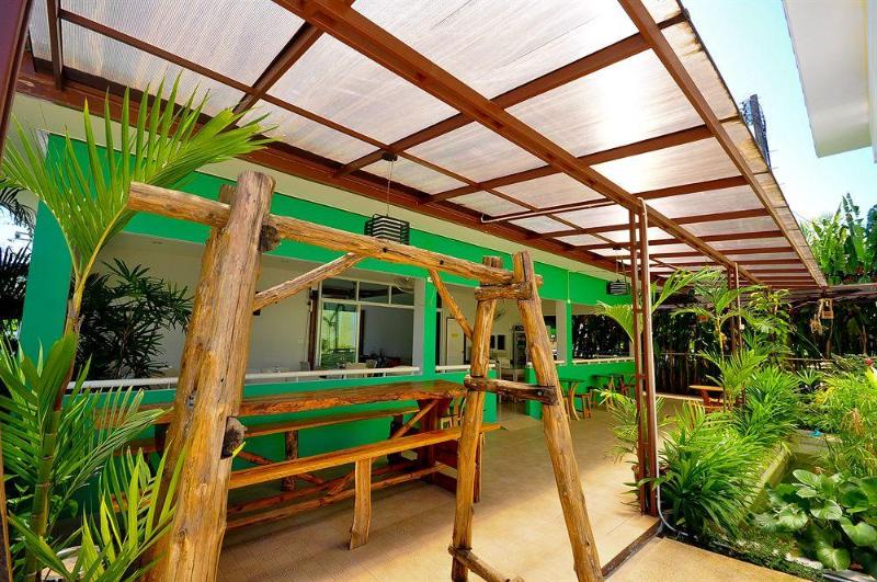 هتل Phuket Airport Sonwa Resort