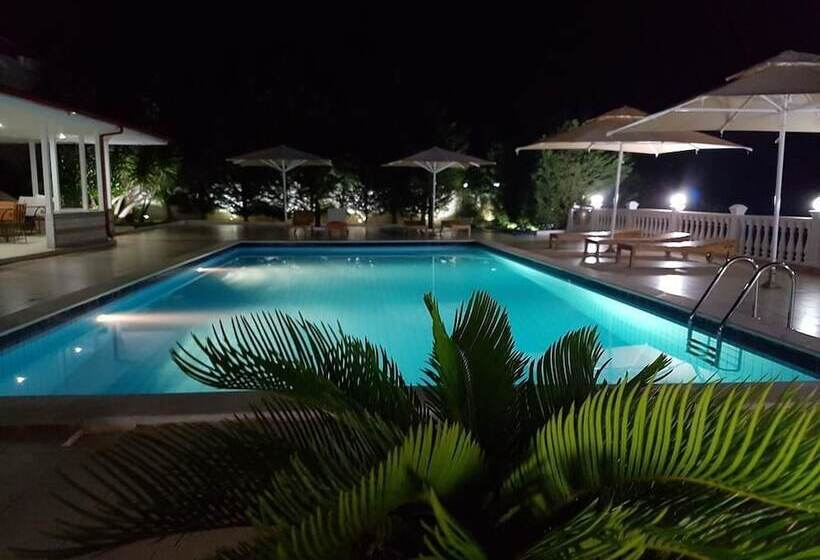هتل Relax Dhermi