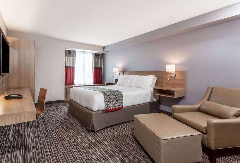 Microtel Casselman