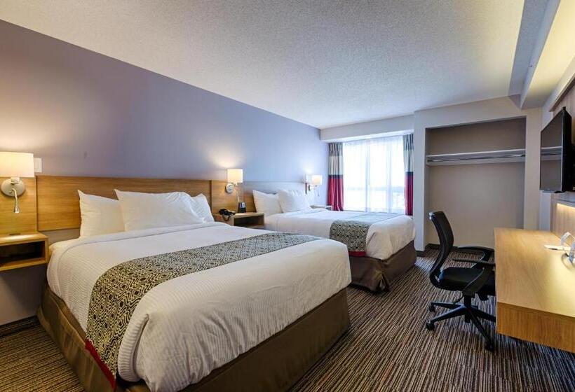 Microtel Casselman