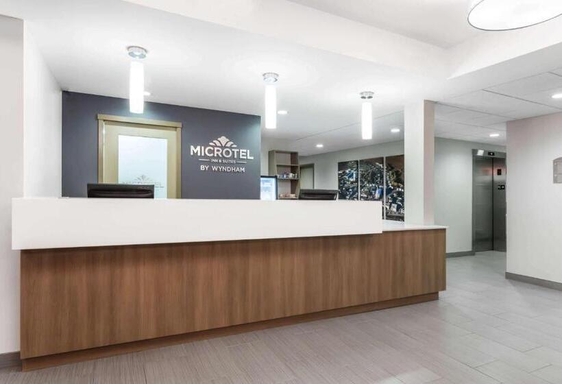 Microtel Casselman