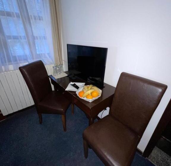 تختخواب و صبحانه Sobe Na Jošanici