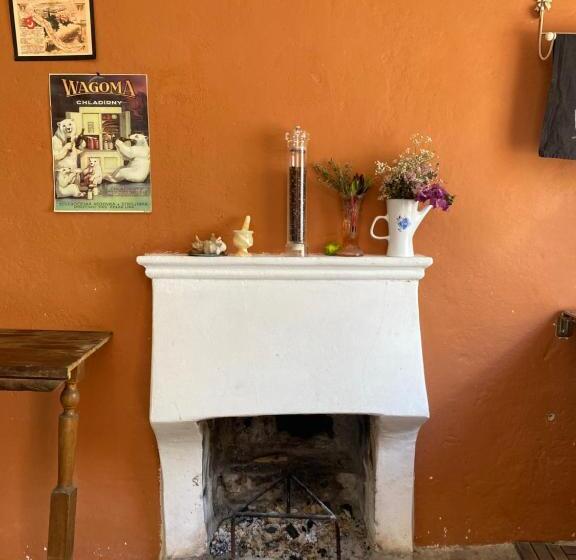 Shotgun Hostel & Guesthouse