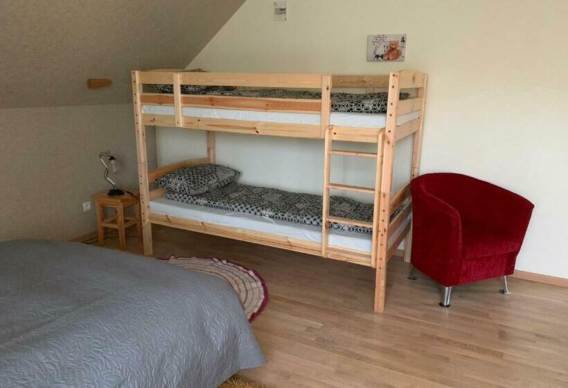 Hostel Kastaņas