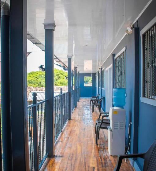هتل Hostal Don Luis