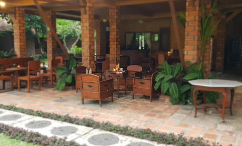 호텔 Katumbiri Resort