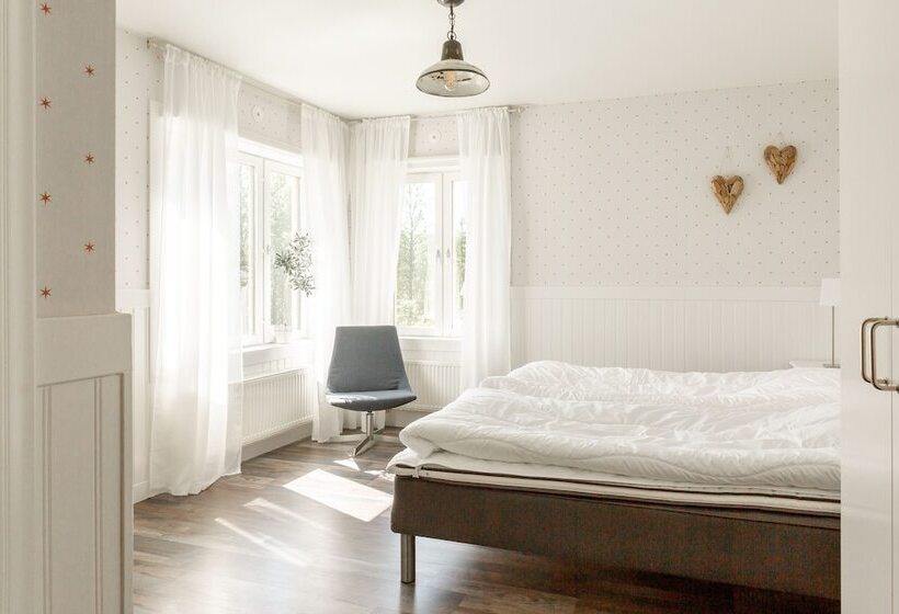 بنسيون Edsåsgården