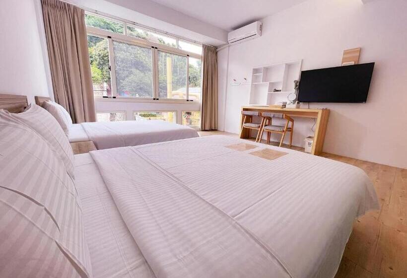 تختخواب و صبحانه Travel Life 源旅生活民宿