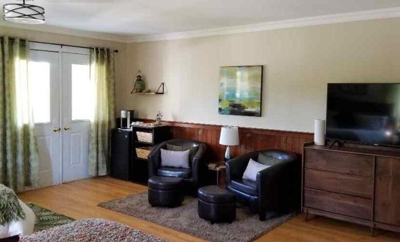 مبيت وإفطار Trinity Guest House
