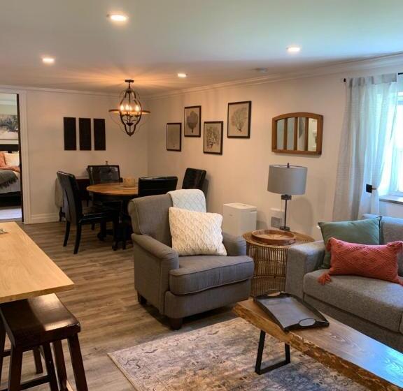 مبيت وإفطار Trinity Guest House
