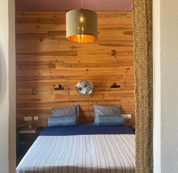 تختخواب و صبحانه Villa Entre Mer Et Montagne