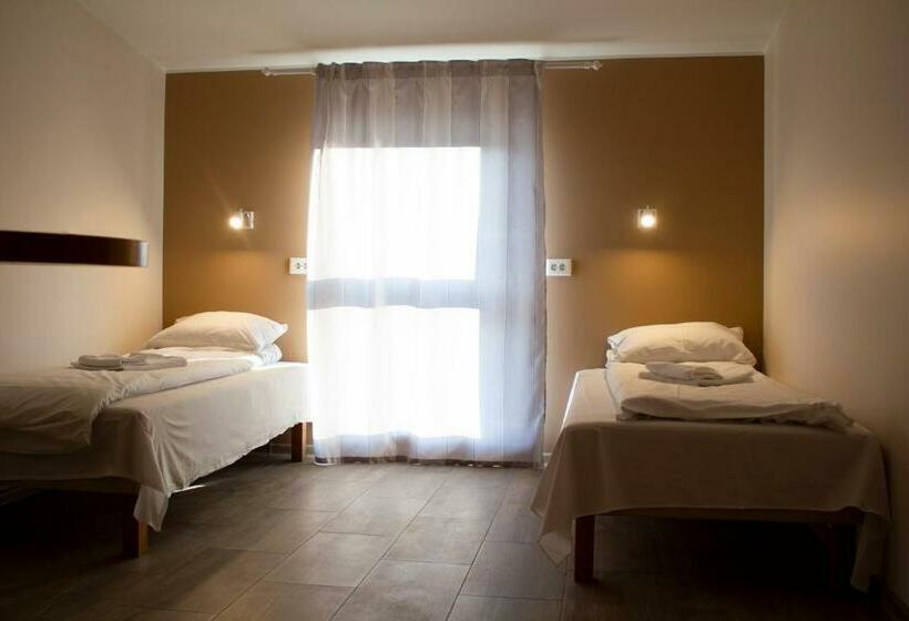 Oxcafe Hostel