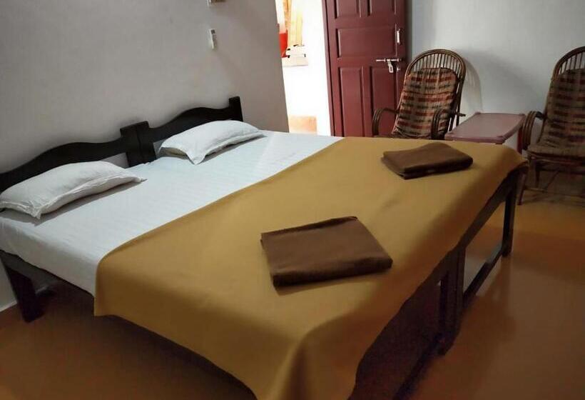 پانسیون Alexmarie Guest House 5 Min To Candolim Beach