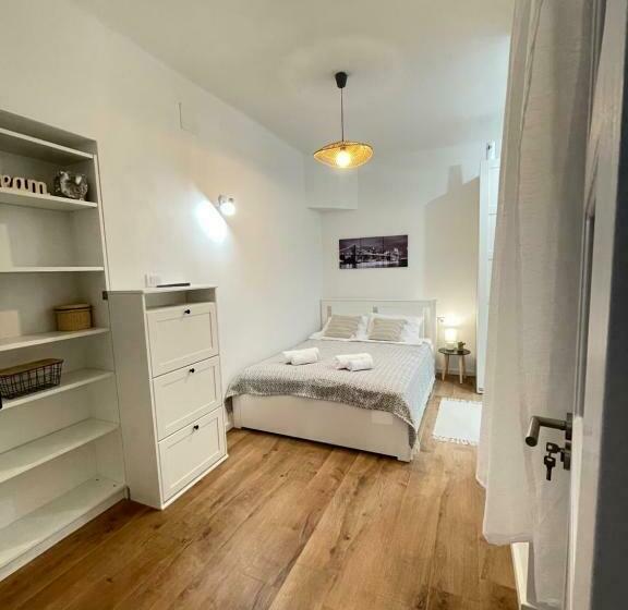 پانسیون Apartment 42   City Center