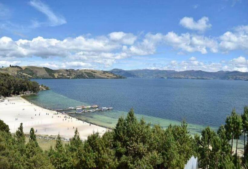 호스텔 Hospedaje Puerta Al Lago