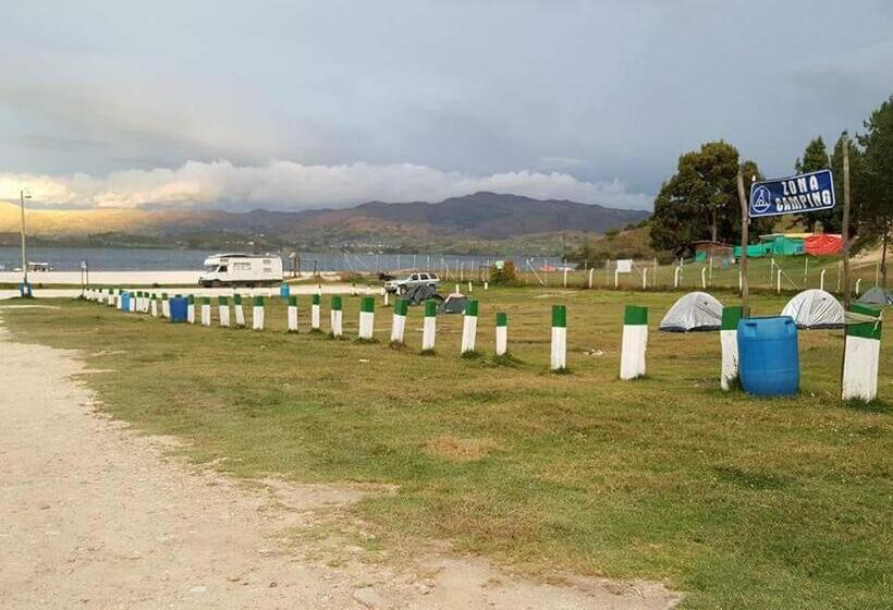 호스텔 Hospedaje Puerta Al Lago