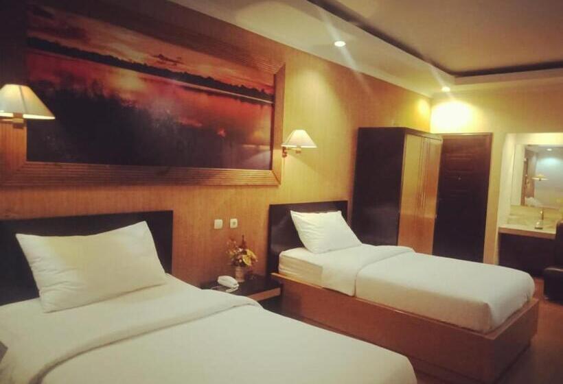 Отель Kencana Rembang