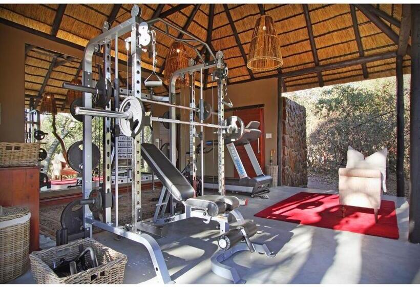 فندق Ndlovu Safari Lodge