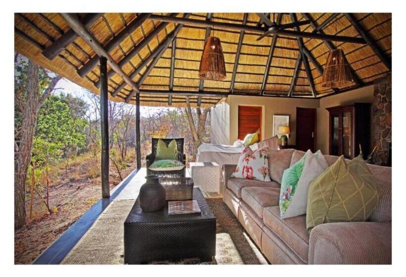 فندق Ndlovu Safari Lodge