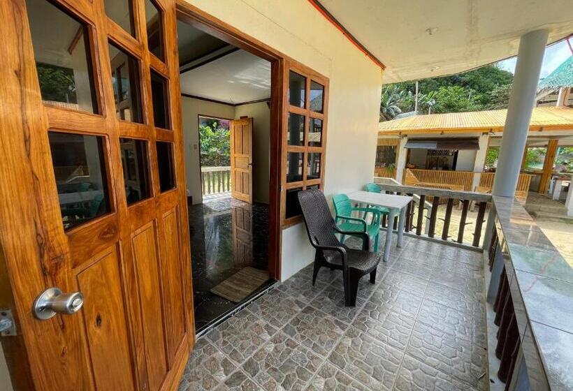 منتجع Puraran Surf Beachfront Suite