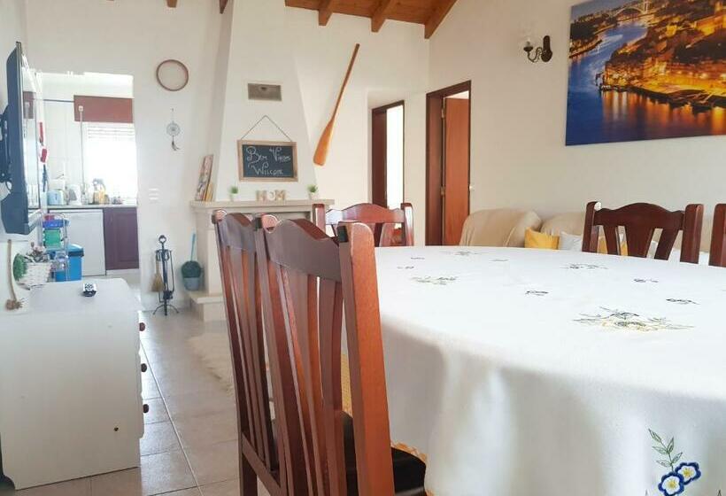 تختخواب و صبحانه Rural House