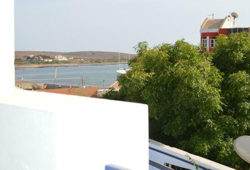 Bed and Breakfast Yacht Club Sal