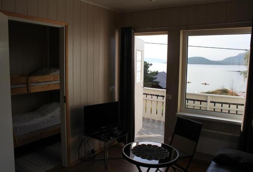 פנסיון Ulvsvåg Gjestgiveri Og Fjordcamping As