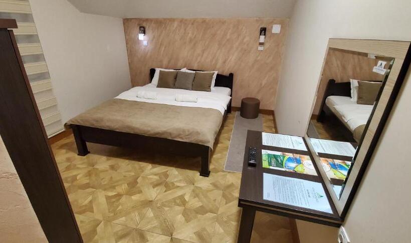 استراحتگاه Cuki Residence