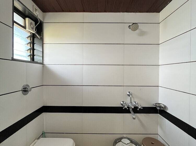 אתר נופש Sagar Sawali Ladghar