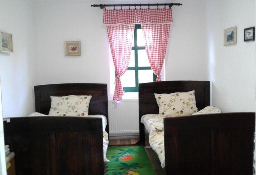 پانسیون Apartments Vila Selena   Golija