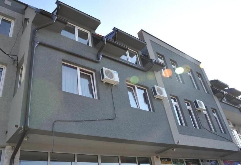 پانسیون Villa Grazia