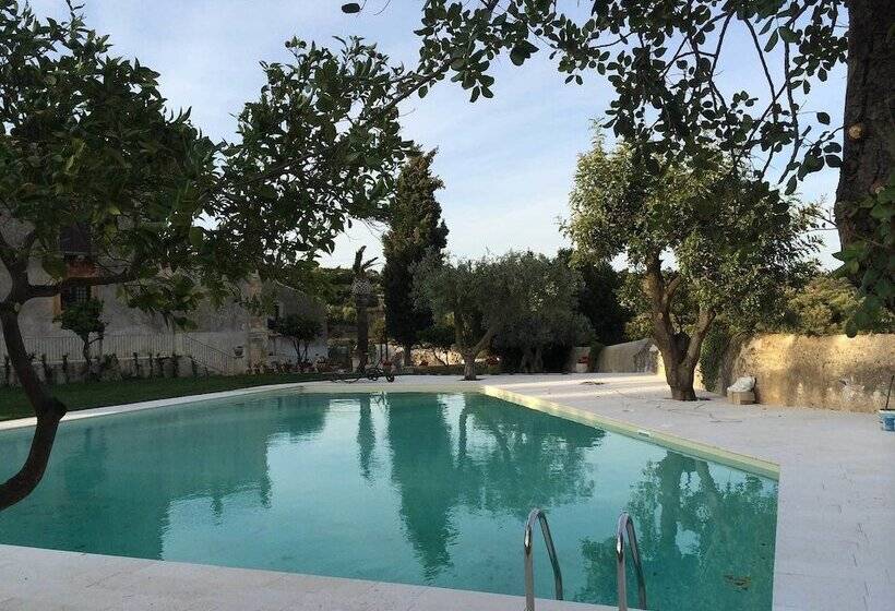 تختخواب و صبحانه Borgo Del Carato