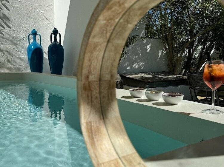 تختخواب و صبحانه Masseria Messapia Wine Resort & Spa