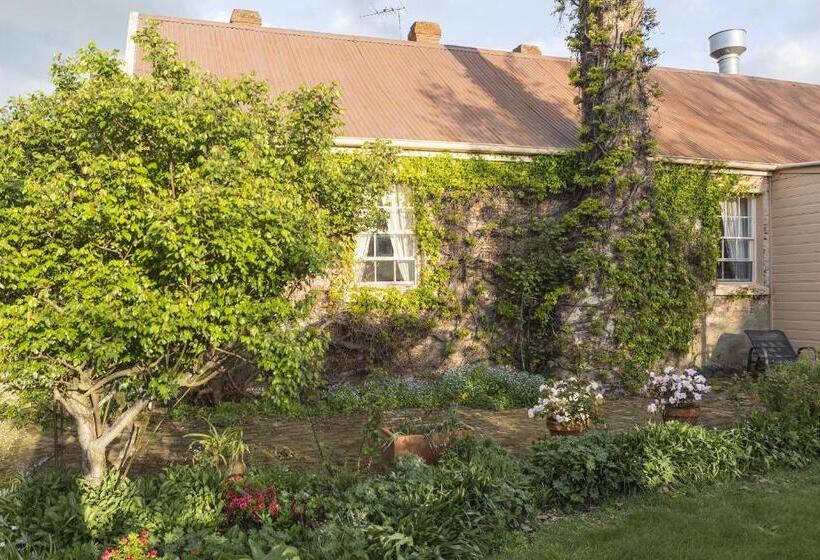 مبيت وإفطار The Racecourse Inn